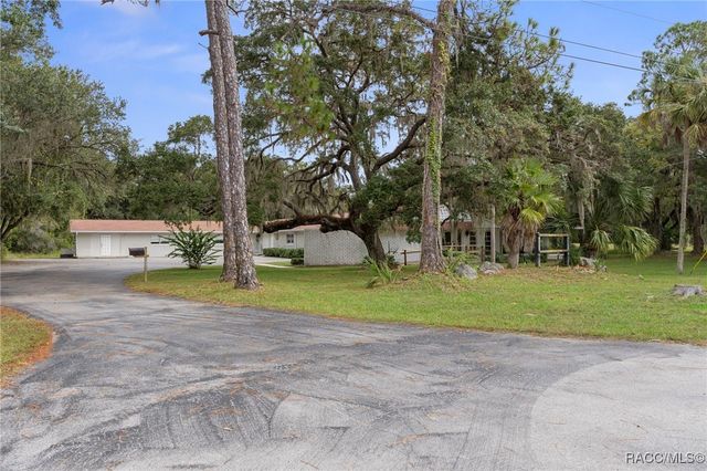 377 Highway 40 W, Inglis, FL 34449