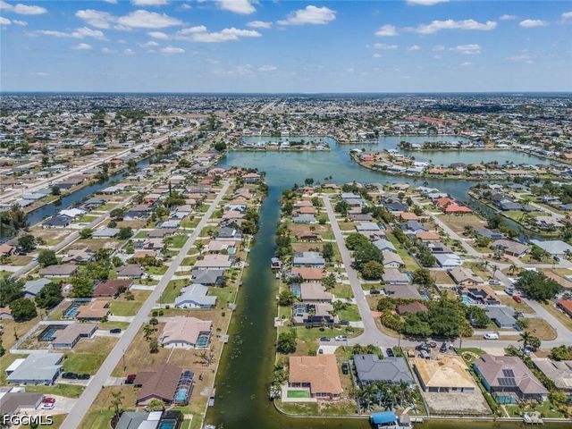 508 SE 9th PL, Cape Coral, FL 33990