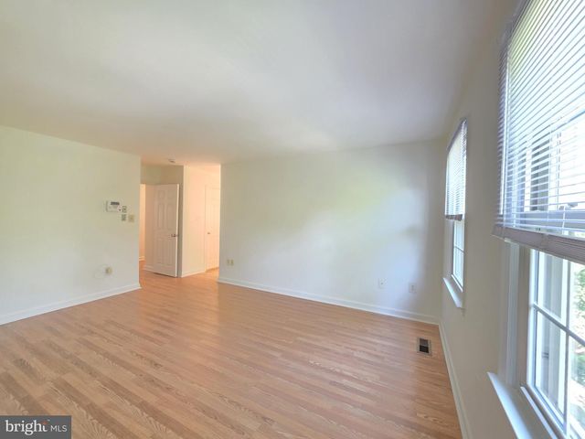 5814 TUDOR LN, Rockville, MD 20852