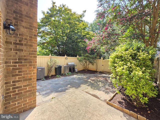 5814 TUDOR LN, Rockville, MD 20852