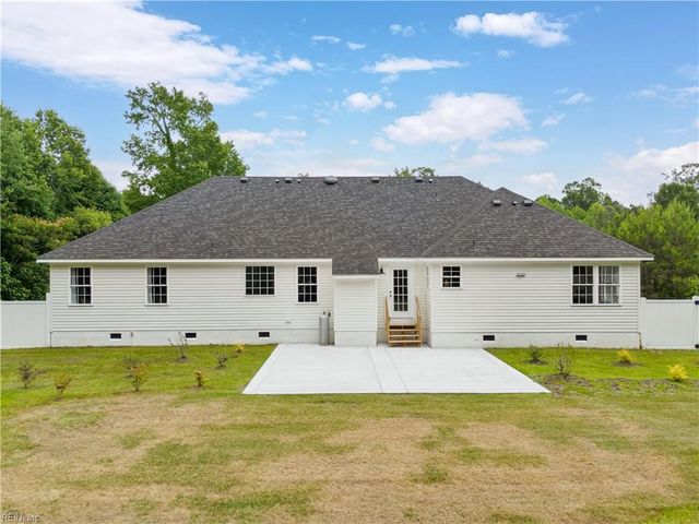 1124 Saint Brides RD W, Chesapeake, VA 23322