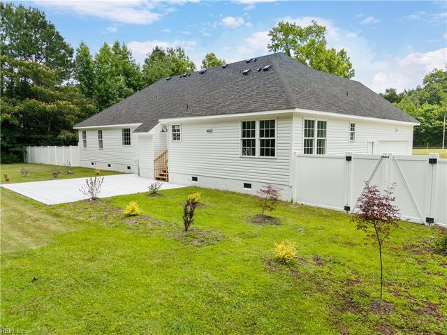 1124 Saint Brides RD W, Chesapeake, VA 23322
