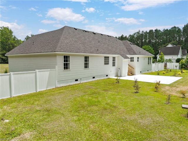 1124 Saint Brides RD W, Chesapeake, VA 23322