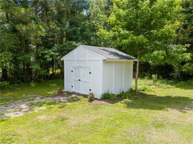 1124 Saint Brides RD W, Chesapeake, VA 23322