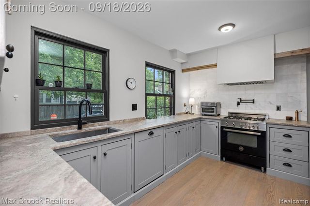 601 Catalpa Drive, Royal Oak, MI 48067