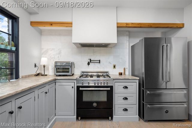 601 Catalpa Drive, Royal Oak, MI 48067