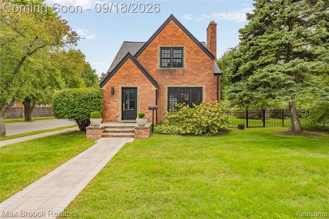 601 Catalpa Drive, Royal Oak, MI 48067