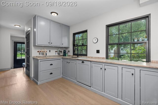 601 Catalpa Drive, Royal Oak, MI 48067
