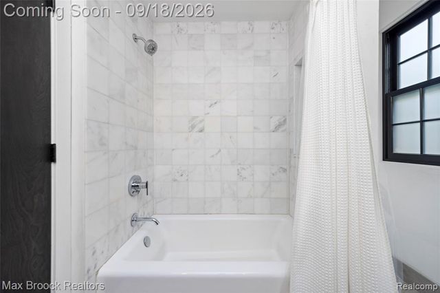 601 Catalpa Drive, Royal Oak, MI 48067