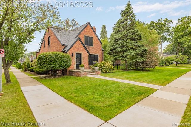 601 Catalpa Drive, Royal Oak, MI 48067