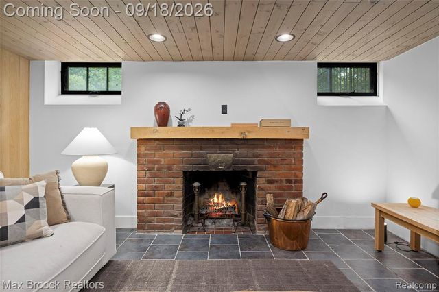 601 Catalpa Drive, Royal Oak, MI 48067