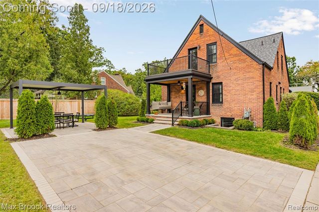 601 Catalpa Drive, Royal Oak, MI 48067