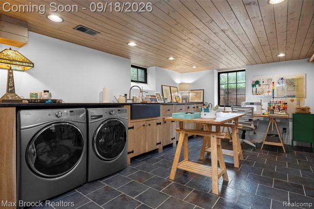 601 Catalpa Drive, Royal Oak, MI 48067