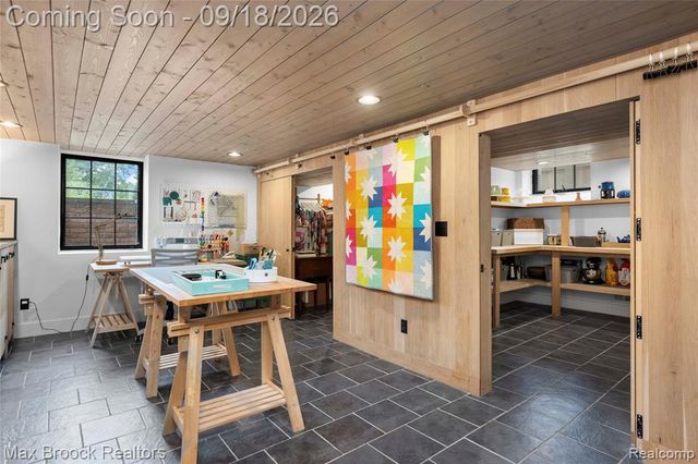 601 Catalpa Drive, Royal Oak, MI 48067
