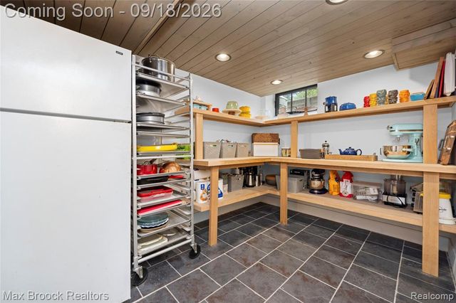 601 Catalpa Drive, Royal Oak, MI 48067