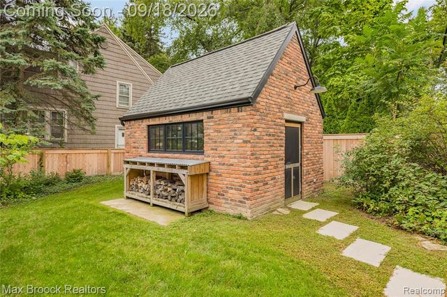 601 Catalpa Drive, Royal Oak, MI 48067