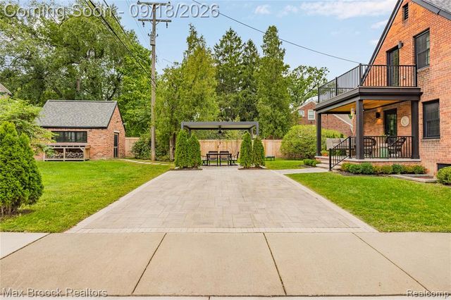 601 Catalpa Drive, Royal Oak, MI 48067