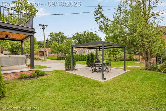 601 Catalpa Drive, Royal Oak, MI 48067