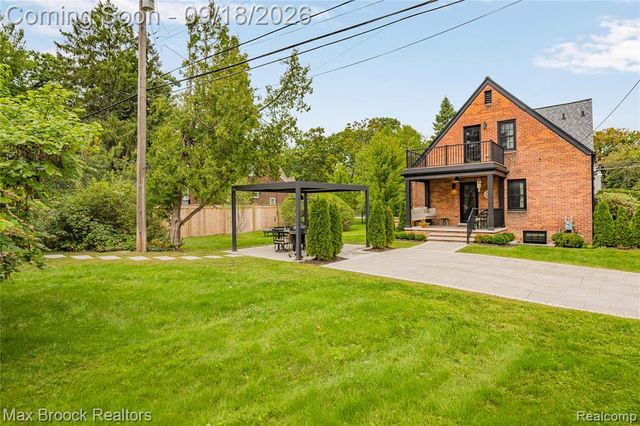 601 Catalpa Drive, Royal Oak, MI 48067