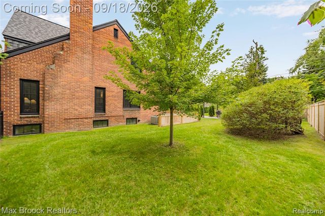 601 Catalpa Drive, Royal Oak, MI 48067