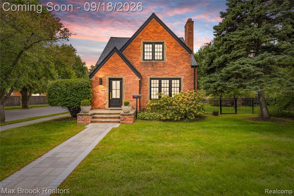 601 Catalpa Drive, Royal Oak, MI 48067