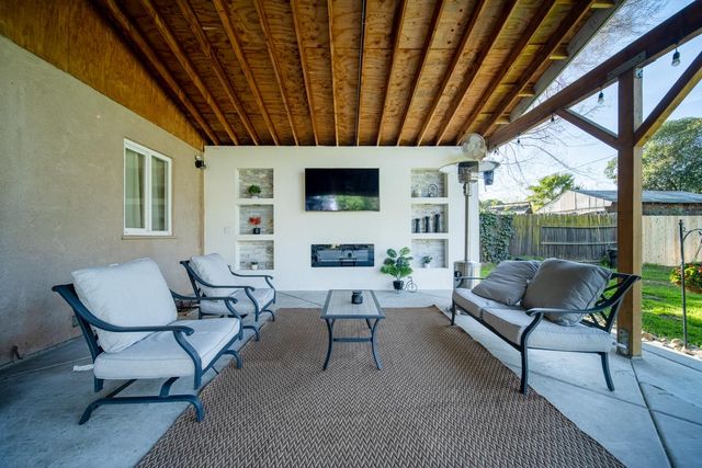 2175 W Alpine Ave, Stockton, CA 95204