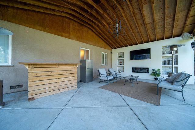 2175 W Alpine Ave, Stockton, CA 95204