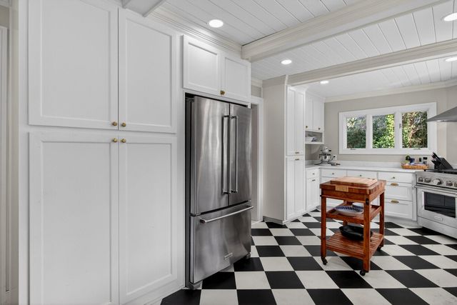 104 Dukes Court, Summerville, SC 29483