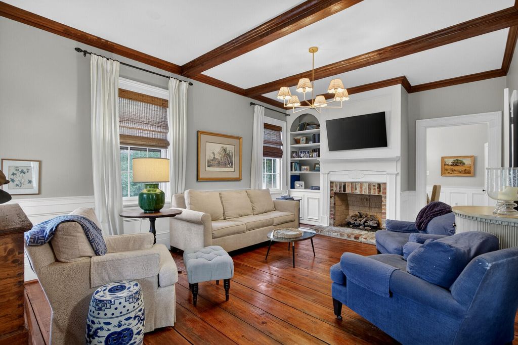 Image 11 of property listing at 104 Dukes Court, Summerville, SC 29483