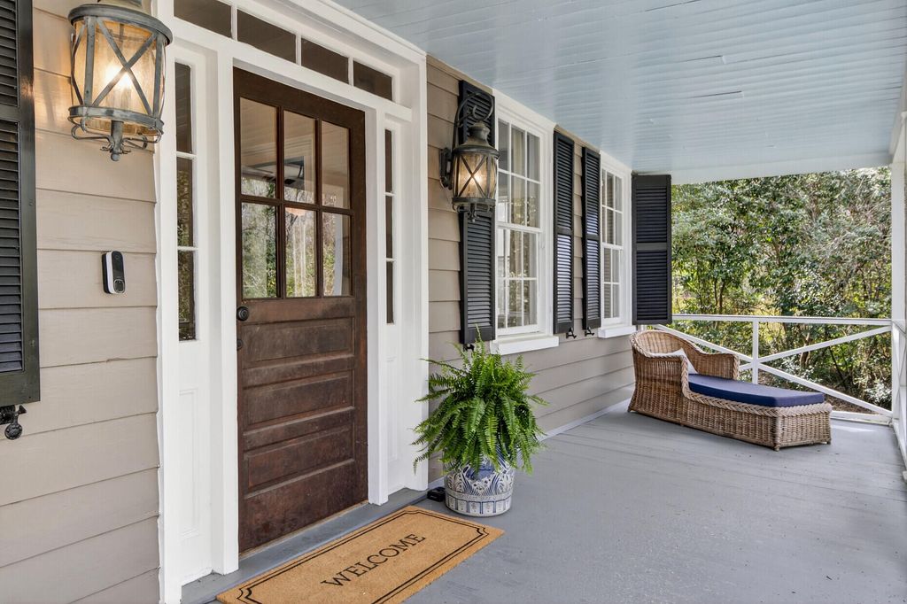 Image 4 of property listing at 104 Dukes Court, Summerville, SC 29483