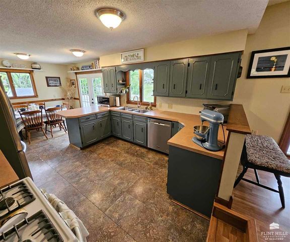 2191 Eden Rd Lot 5, Abilene, KS 67410