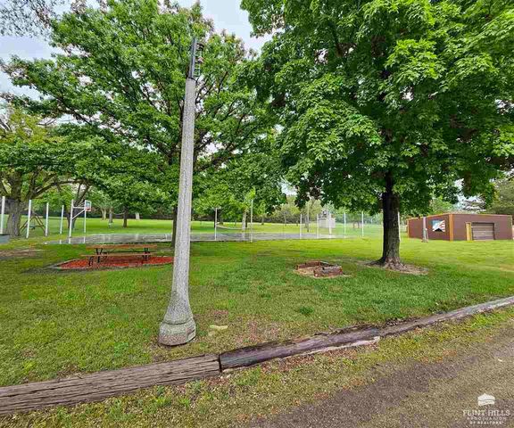 2191 Eden Rd Lot 5, Abilene, KS 67410