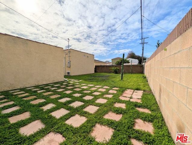 2905 W 83rd Street, Inglewood, CA 90305