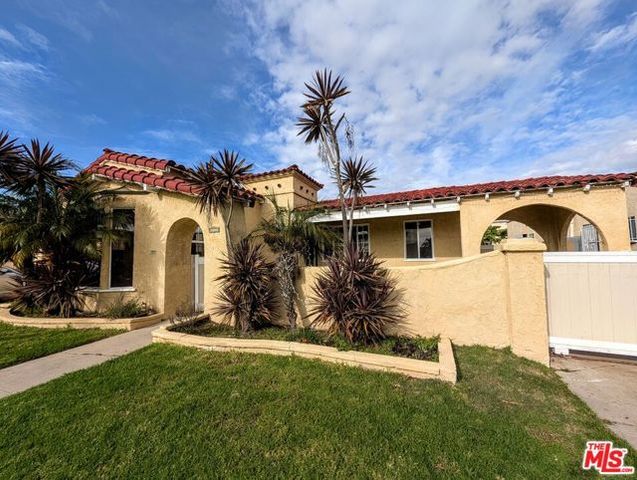 2905 W 83rd Street, Inglewood, CA 90305