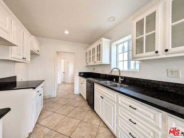 2905 W 83rd Street, Inglewood, CA 90305