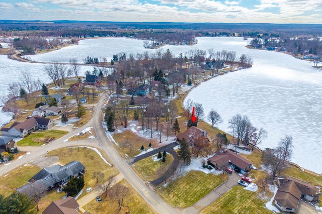 10845 E Royal Road, Morton Twp, MI 49346