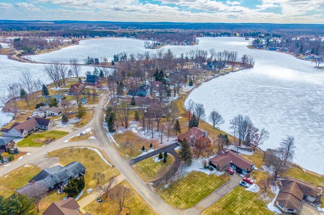 10845 E Royal Road, Morton Twp, MI 49346