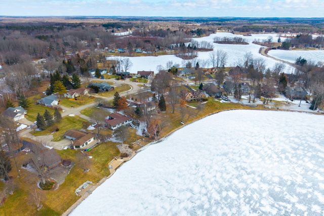 10845 E Royal Road, Morton Twp, MI 49346