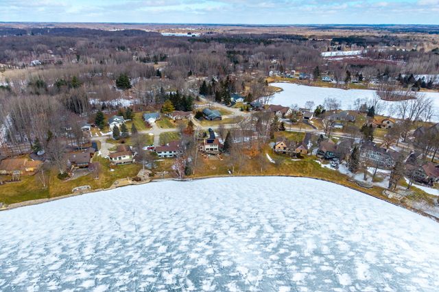 10845 E Royal Road, Morton Twp, MI 49346