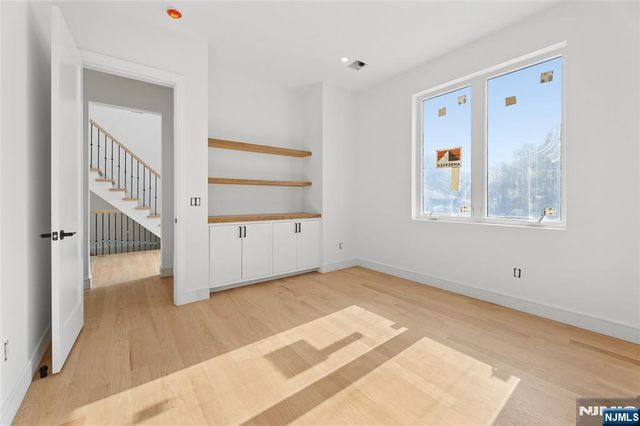 70 Carleton Terrace, Cresskill, NJ 07626