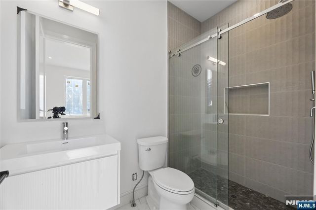70 Carleton Terrace, Cresskill, NJ 07626