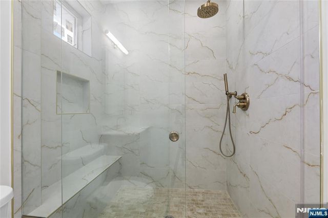 70 Carleton Terrace, Cresskill, NJ 07626