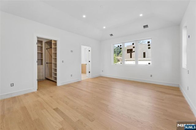 70 Carleton Terrace, Cresskill, NJ 07626