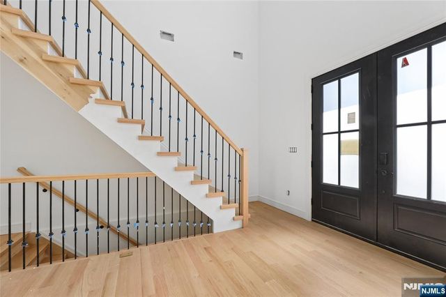 70 Carleton Terrace, Cresskill, NJ 07626