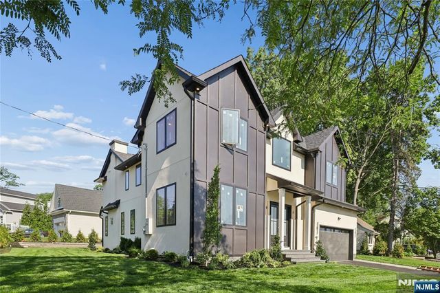 70 Carleton Terrace, Cresskill, NJ 07626