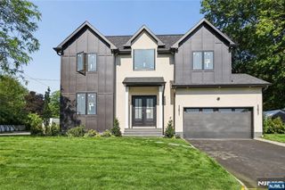 70 Carleton Terrace, Cresskill, NJ 07626