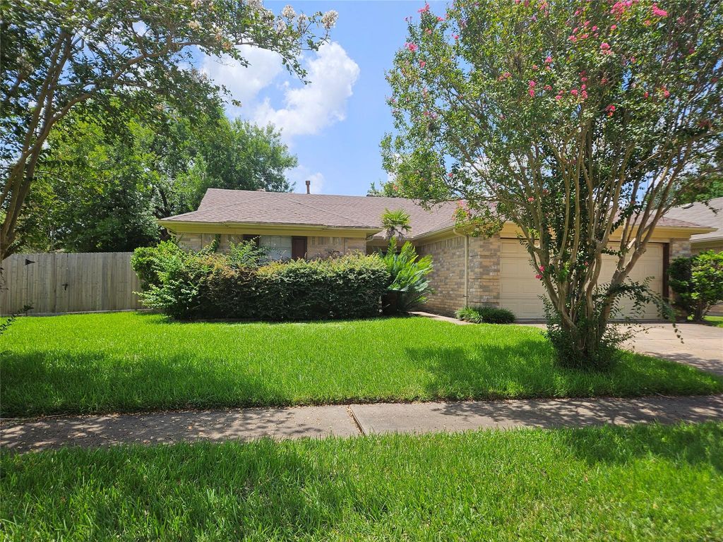 2822 Chimneystone Drive, Sugar Land, TX 77479