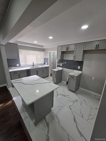 14354 Faust Avenue, Detroit, MI 48223