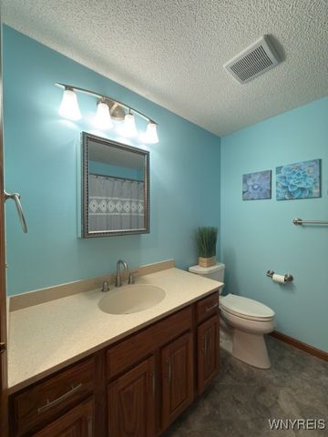 40 Michael Anthony Lane, Lancaster, NY 14043