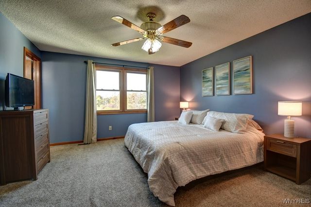 40 Michael Anthony Lane, Lancaster, NY 14043